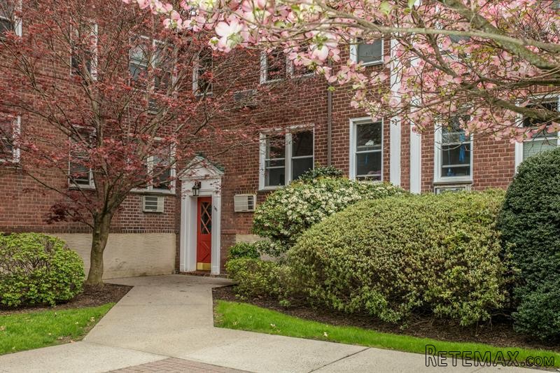 3 bedroom Commercial Property For Sale:..