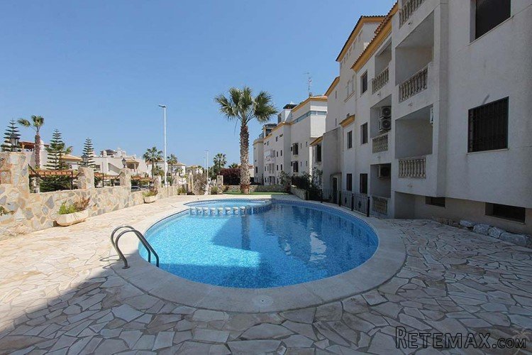 This beautiful apartment is located on the golf courses of..