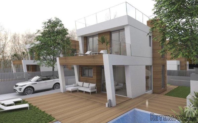 This spacious new villa is located just 200 meters away..