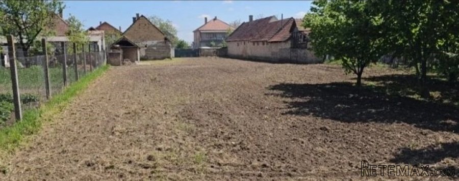 Kuca i plac u Žablju - 7