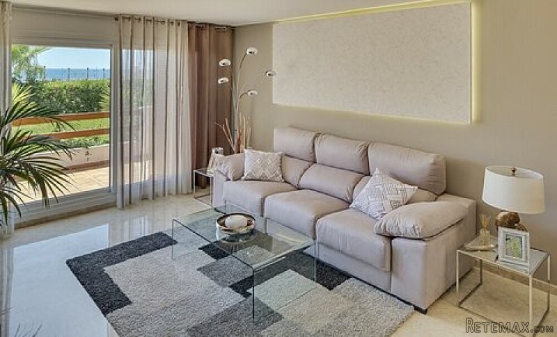 * STUNNING FRONT LINE BEACH 3 BED.. - 2