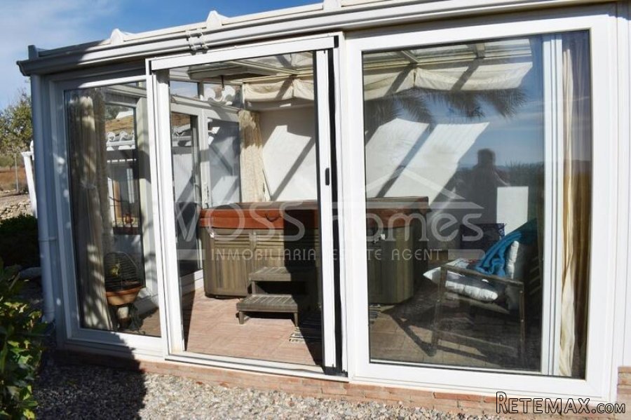 EXCLUSIVE LISTING - A beautifully renovated, private, 2.. - 19