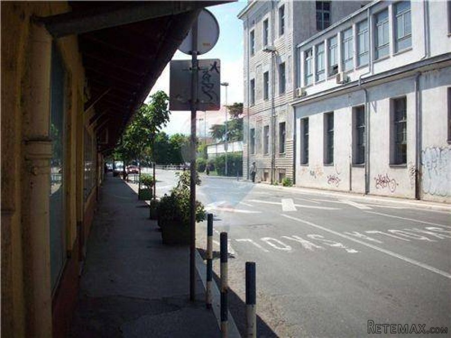 Rijeka - Poslovni prostor ili skladiste sa stanom / uredom
