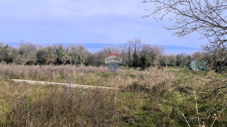 Istra, Marčana, Krnica- zemljište s pravomoćnom dozvolom, po