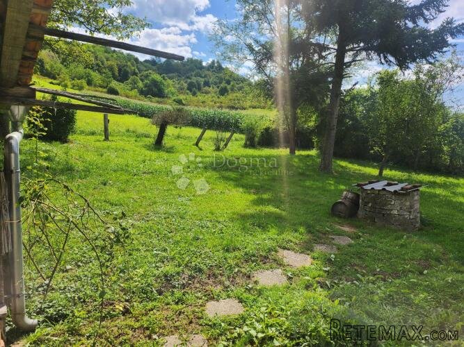Kuća sa pomoćnim objektom i 7.438m² okućnice 4 min od Krapin - 2