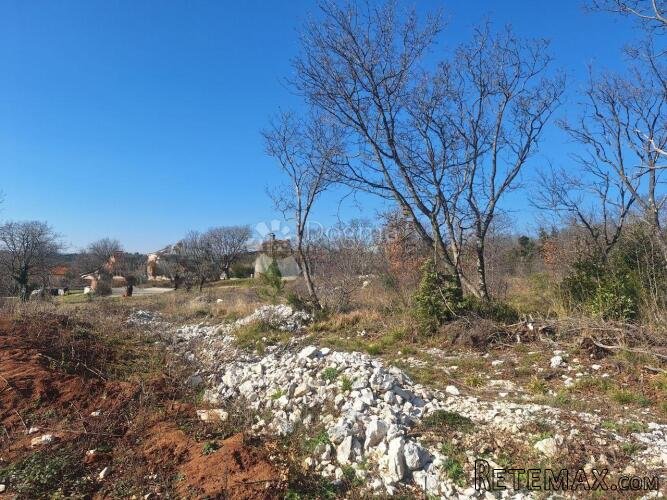 SAMO KOD NAS! GRAĐEVINSKO ZEMLJIŠTE 2 KM OD MORA, OKOLICA LA - 2