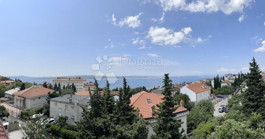 Kuća sa 11 apartmana 300m od mora