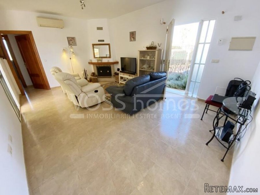 NEW TO VOSS HOMES - A spacious 2 bed, 2 bath villa with.. - 4
