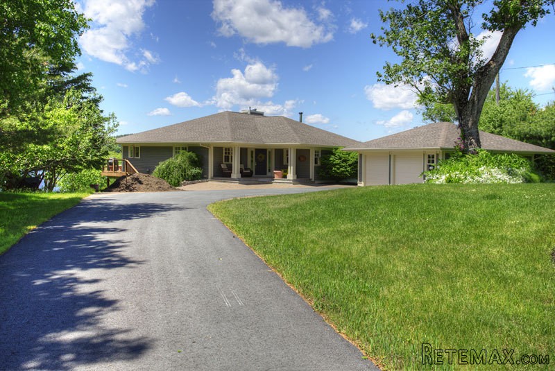 4 bedroom House For Sale: 13456 Peggy's..