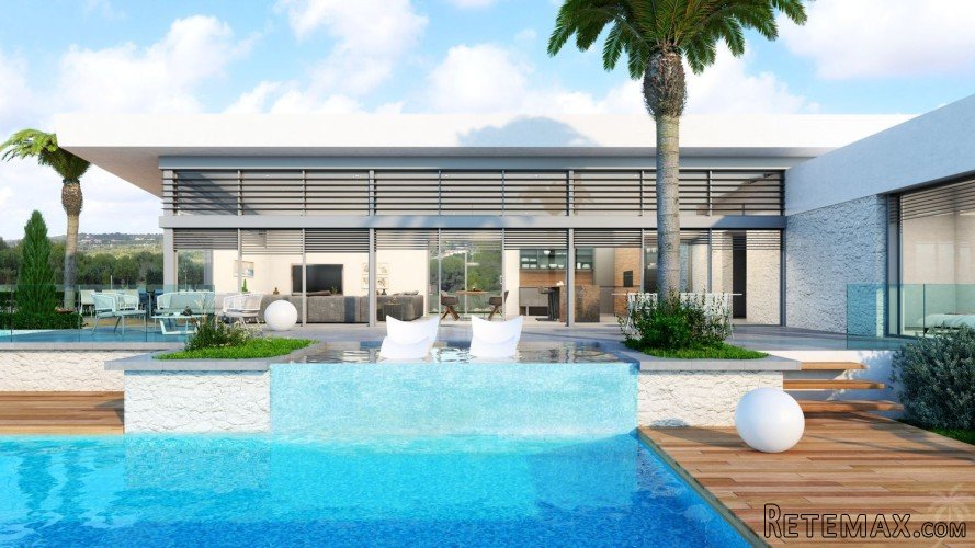 Beautiful new villa on Las Colinas Golf Resort. This luxury..