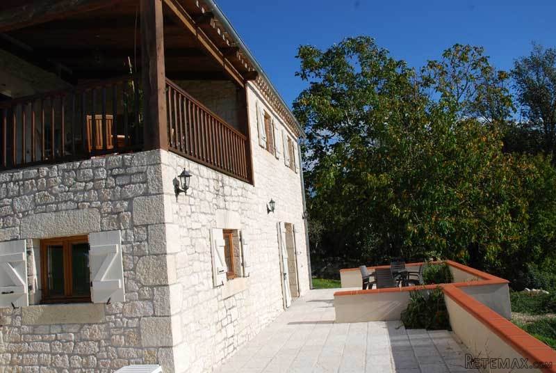Pretty And Well Renovated Stone Country.. - 2
