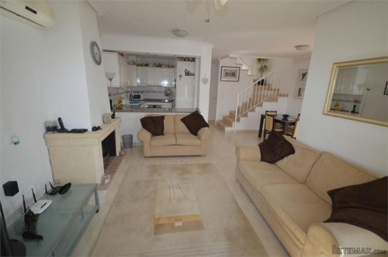 3 bedroom detached house for sale - 2