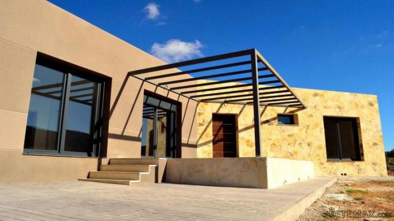 New build villa 180sq mtrs with pool..