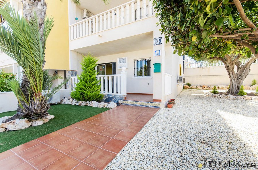 Vivienda planta baja de estilo tradicional mediterráneo..