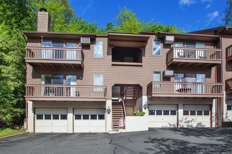 1 bedroom House For Sale: 261 West.. - 2