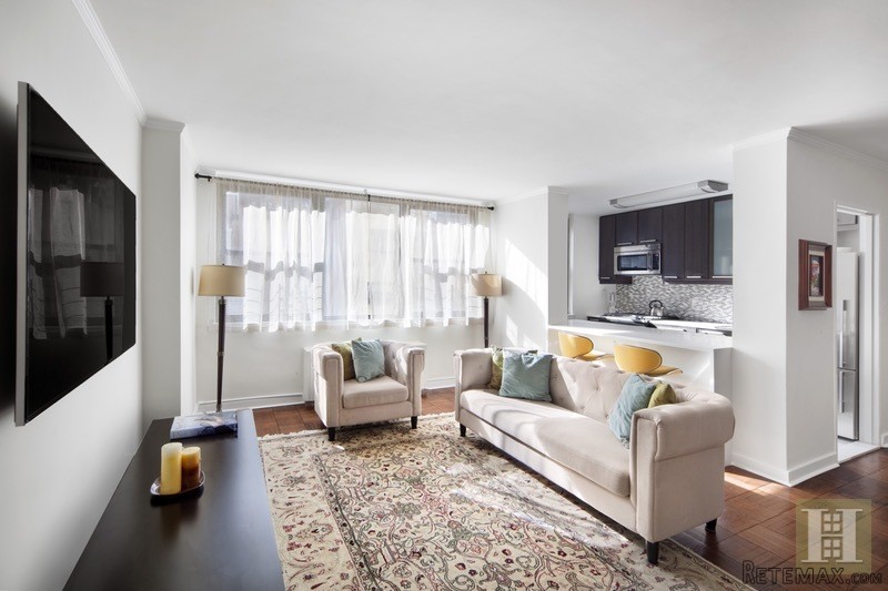 2 bedroom Apartment For Sale: 420 EAST..
