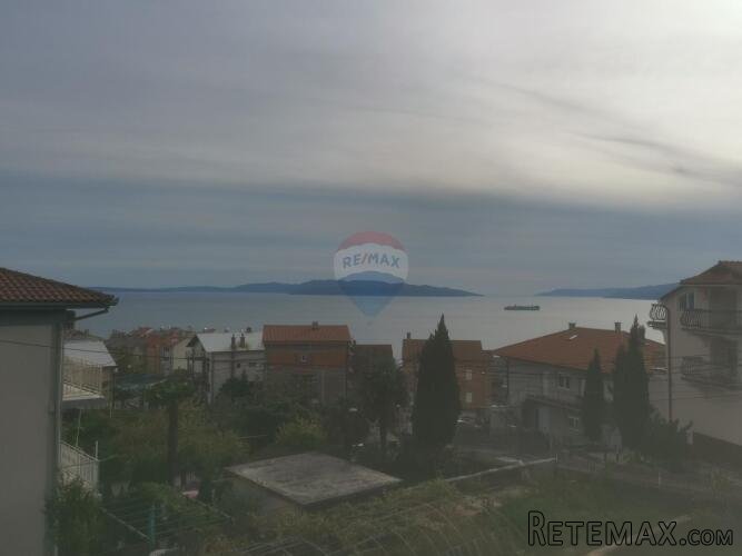 Rijeka, Grbci, Kuća 396 m2 s tri etaže i dva pomoćna objekta