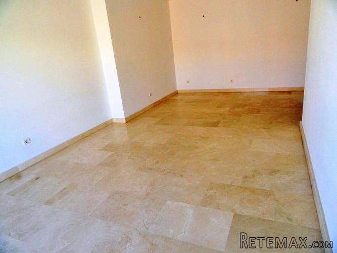 Unfurnished apartment on the first line, overlooking the.. - 3