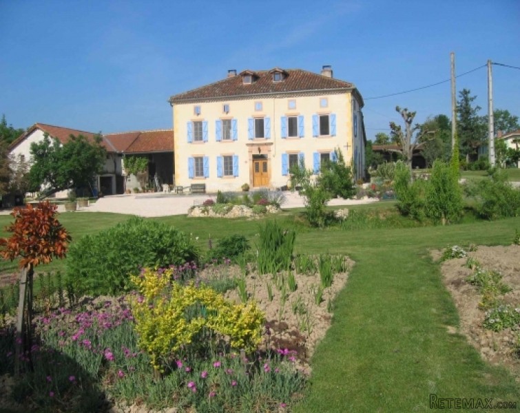 Maison de Maitre, 6/7 beds + gites..