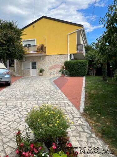 Crikvenica,Selce, Kuća s 3 apartmana i pogledom na more