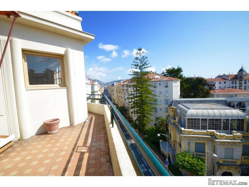 Very Bright And Spacious Apartment..