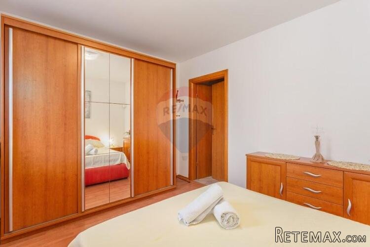 Klana - apartman 2 sobe, 2 kuhinje, 2 dnevna boravka - 100m2 - 8