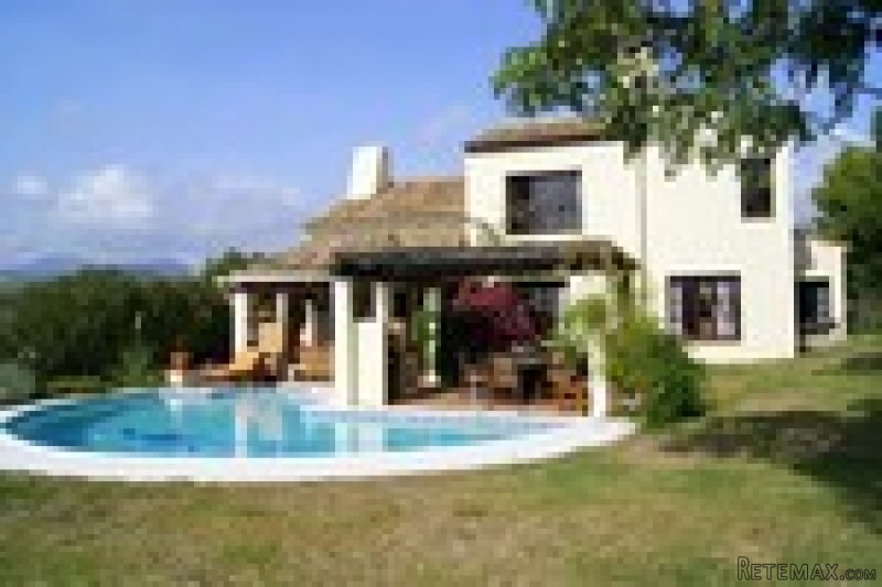 5 Bedrooms - Villa - Malaga - For Sale