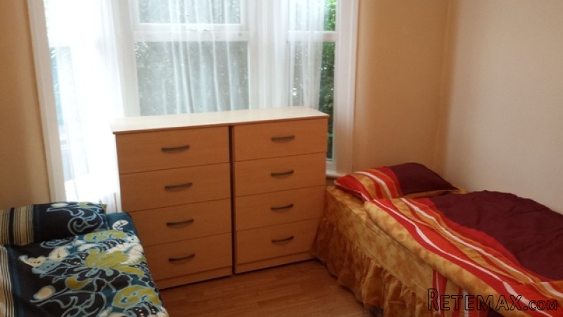 Room share for men, Zone 3, Blackhorse..