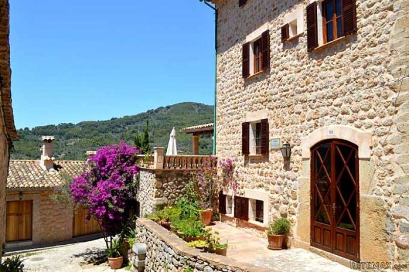 Stone House With Terrace And Views In..