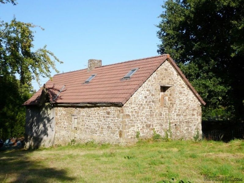 Barn to Renovate in Nice Setting