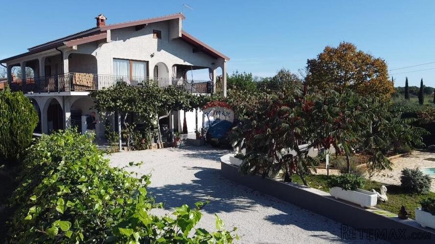 Istra , Poreč okolica - Samostojeća kuća sa 4 apartmana i ba
