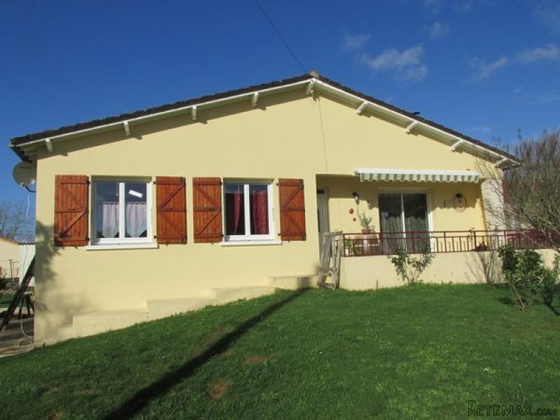 4 Bed Detached House With Pool