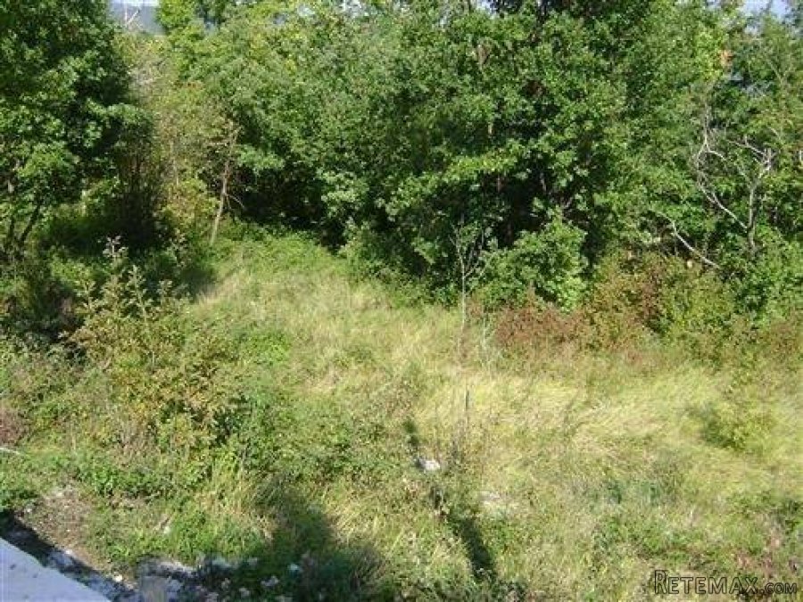 TEREN U DOBREĆU - 567m2 - GRAĐEVINSKA DOZVOLA