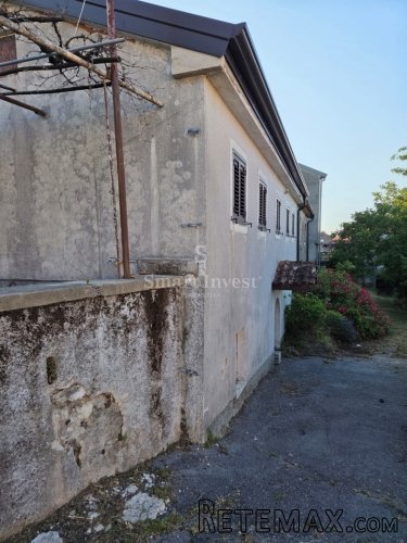 VIŠKOVO, starina s okućnicom i pogledom na more - 2