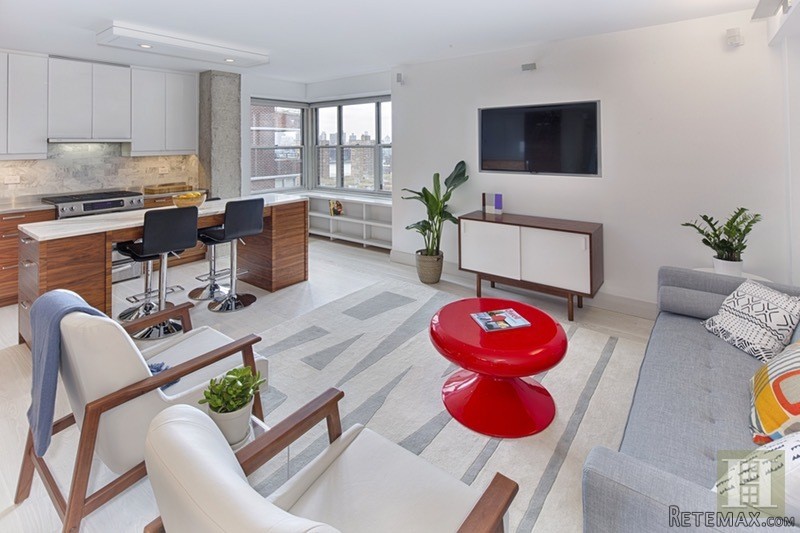 3 bedroom Apartment For Sale: 568 GRAND..