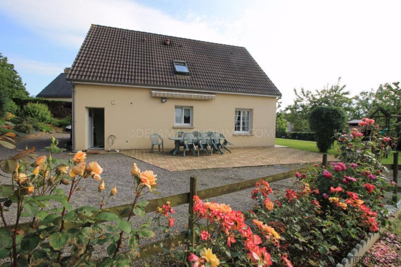 Countryside Villa Set Near The Shops - 2