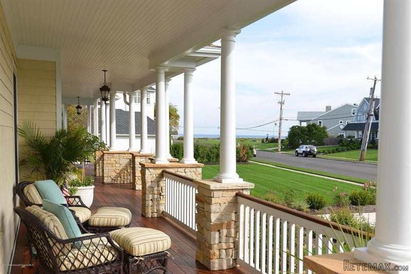 5 bedroom Detached House For Sale: 18.. - 2