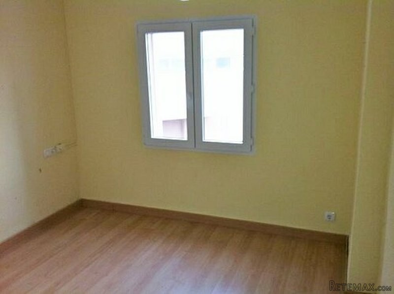 3 BED APARTMENT BY THE BEACH - 2