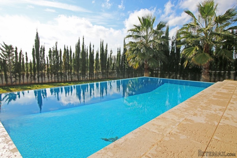 Fantastic Villa With Sea View In Nova..