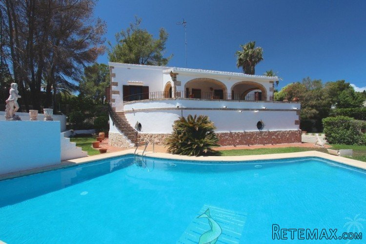 Ideal villa to enjoy a quiet environment located less than..