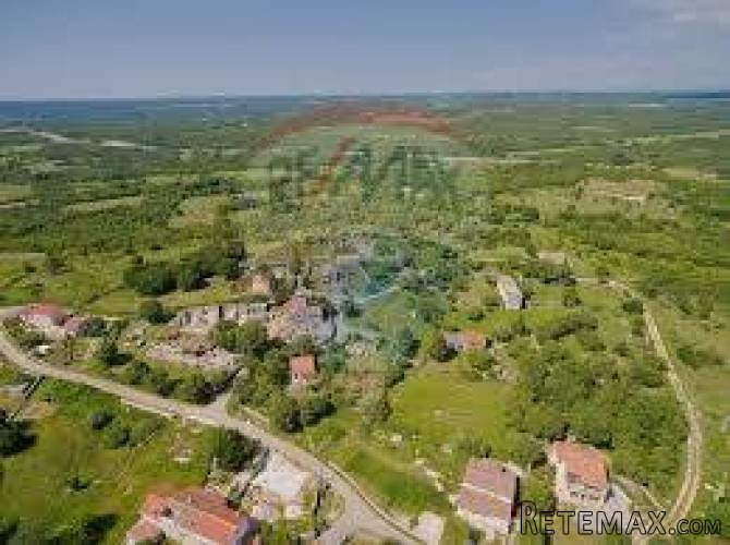 KANFANAR: GRAĐEVINSKI TEREN U MRGANIMA - 2