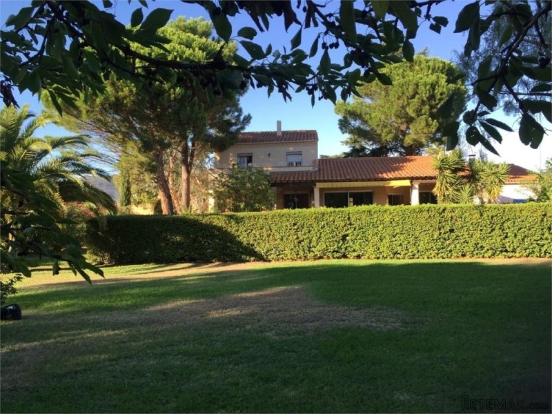 Beautiful Villa With Garden And Pool.. - 2