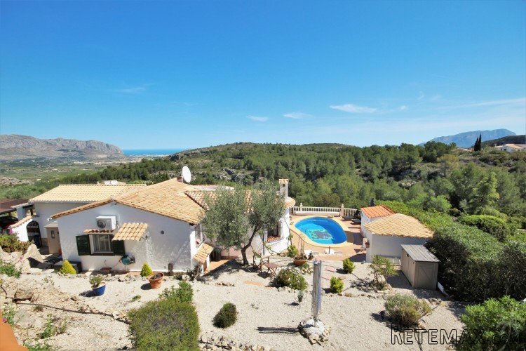Charming house located in a very green residential area..