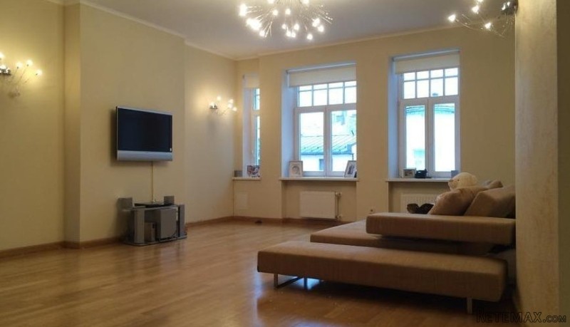 Flat For Sale In The Quiet Center Of..