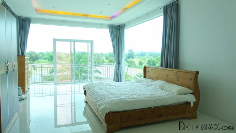Impressive 5 bedroom pool villa above.. - 2