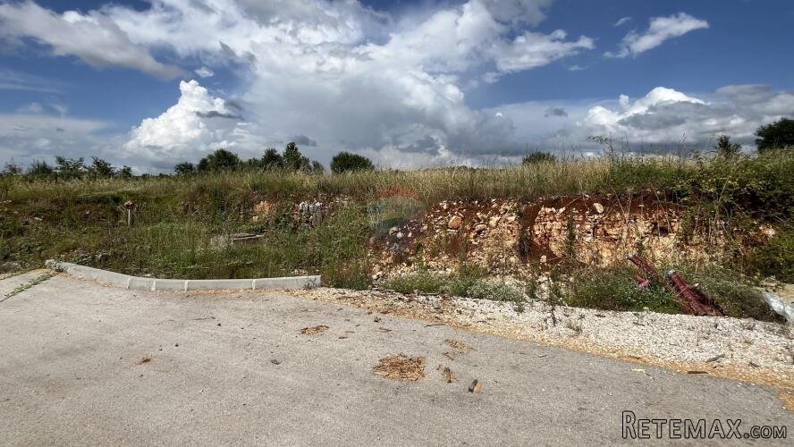 Istra, Poreč - okolica - građevinsko zemljište u poslovnoj z