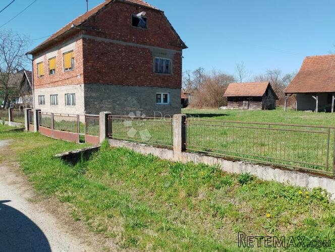 Kuća s velikom okućnicom na 7.960 m² – Tedrovec
