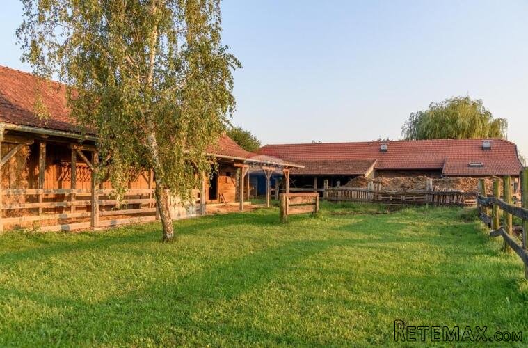 Velika Gorica, Kušanec, građevinsko zemljište s velikim pote