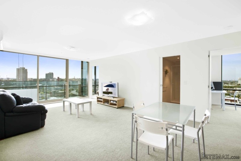 Pristine Urban Retreat with City and..