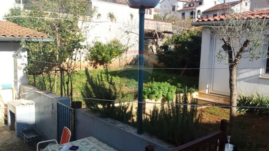 KUĆA SA 2 STANA U PULI- 400 m OD ARENE - 5